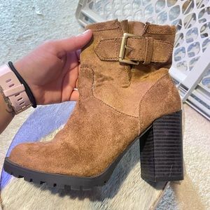 Tan/Brown high- Heeled Boots